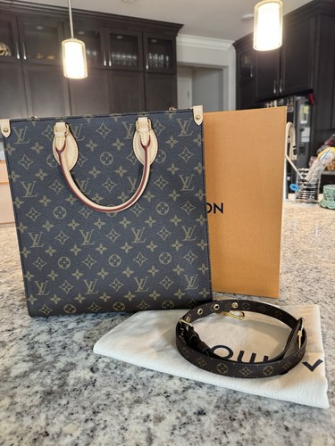 Louis vuitton monogram canvas - louis,